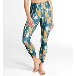 L.L.Bean Everyday Performance 7/8 Pocket Tights Watercolor Paint Brush Small